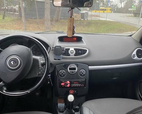 Сірий Рено Кліо, об'ємом двигуна 1.46 л та пробігом 330 тис. км за 4600 $, фото 9 на Automoto.ua