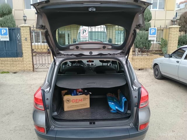 Серый Рено Клио, объемом двигателя 1.46 л и пробегом 212 тыс. км за 4500 $, фото 12 на Automoto.ua