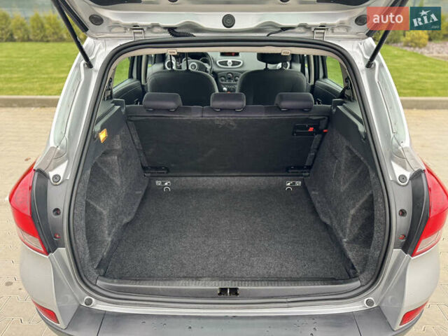 Сірий Рено Кліо, об'ємом двигуна 1.2 л та пробігом 241 тис. км за 5200 $, фото 32 на Automoto.ua