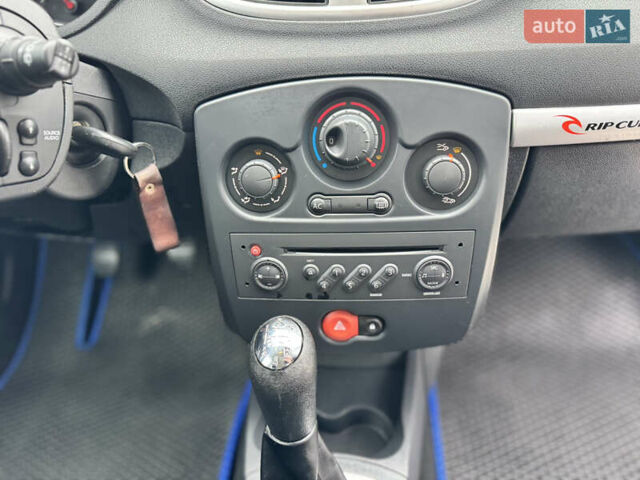 Сірий Рено Кліо, об'ємом двигуна 1.2 л та пробігом 241 тис. км за 4999 $, фото 16 на Automoto.ua
