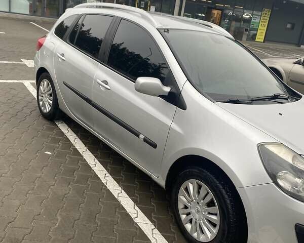 Сірий Рено Кліо, об'ємом двигуна 1.46 л та пробігом 330 тис. км за 4600 $, фото 2 на Automoto.ua