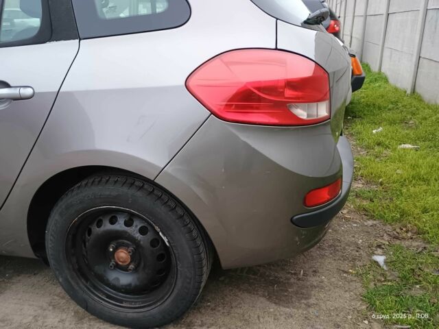 Серый Рено Клио, объемом двигателя 1.46 л и пробегом 212 тыс. км за 4500 $, фото 5 на Automoto.ua