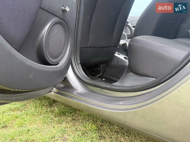 Сірий Рено Кліо, об'ємом двигуна 1.15 л та пробігом 175 тис. км за 5599 $, фото 6 на Automoto.ua