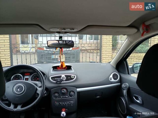 Серый Рено Клио, объемом двигателя 1.46 л и пробегом 212 тыс. км за 4500 $, фото 8 на Automoto.ua