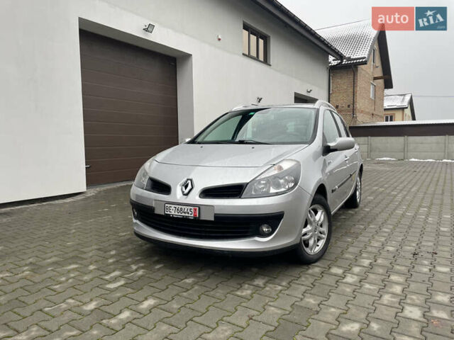 Серый Рено Клио, объемом двигателя 1.2 л и пробегом 225 тыс. км за 4999 $, фото 1 на Automoto.ua