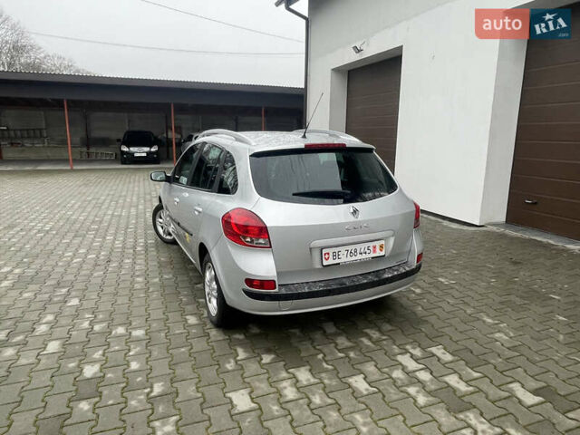 Серый Рено Клио, объемом двигателя 1.2 л и пробегом 225 тыс. км за 4999 $, фото 3 на Automoto.ua