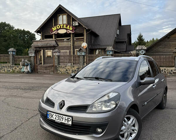 Серый Рено Клио, объемом двигателя 1.5 л и пробегом 215 тыс. км за 6350 $, фото 15 на Automoto.ua