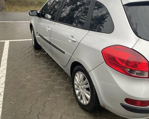 Сірий Рено Кліо, об'ємом двигуна 1.46 л та пробігом 330 тис. км за 4600 $, фото 5 на Automoto.ua