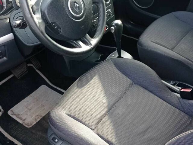 Сірий Рено Кліо, об'ємом двигуна 1.6 л та пробігом 230 тис. км за 5200 $, фото 9 на Automoto.ua