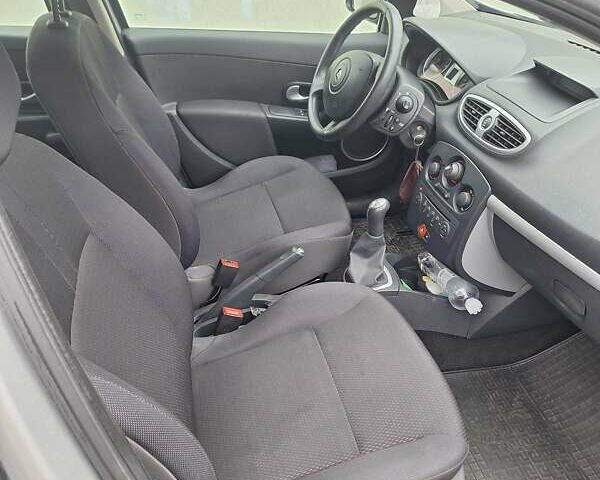 Сірий Рено Кліо, об'ємом двигуна 1.15 л та пробігом 92 тис. км за 5300 $, фото 7 на Automoto.ua