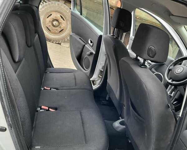 Серый Рено Клио, объемом двигателя 1.2 л и пробегом 293 тыс. км за 2997 $, фото 3 на Automoto.ua