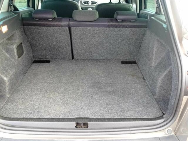 Сірий Рено Кліо, об'ємом двигуна 1.6 л та пробігом 230 тис. км за 5200 $, фото 12 на Automoto.ua