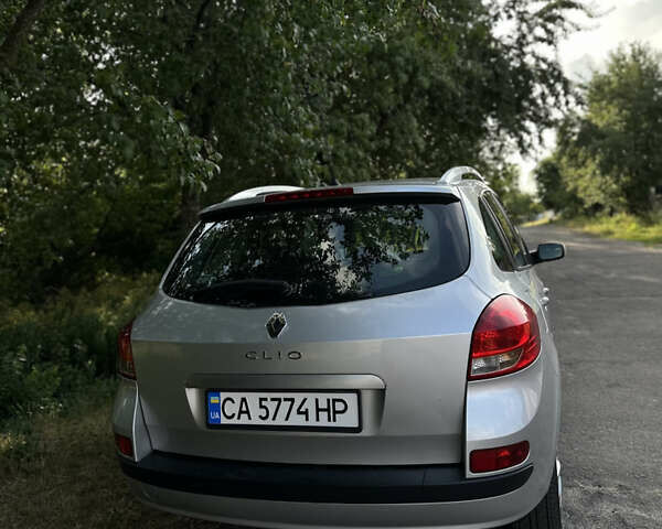 Сірий Рено Кліо, об'ємом двигуна 1.15 л та пробігом 242 тис. км за 5600 $, фото 5 на Automoto.ua