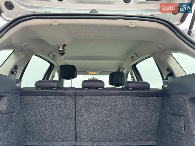 Сірий Рено Кліо, об'ємом двигуна 1.2 л та пробігом 241 тис. км за 5200 $, фото 30 на Automoto.ua