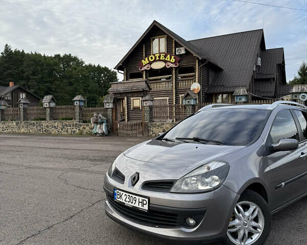 Серый Рено Клио, объемом двигателя 1.5 л и пробегом 215 тыс. км за 6350 $, фото 1 на Automoto.ua