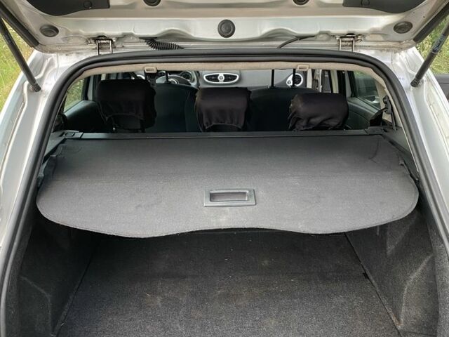 Серый Рено Клио, объемом двигателя 1.5 л и пробегом 330 тыс. км за 2400 $, фото 11 на Automoto.ua