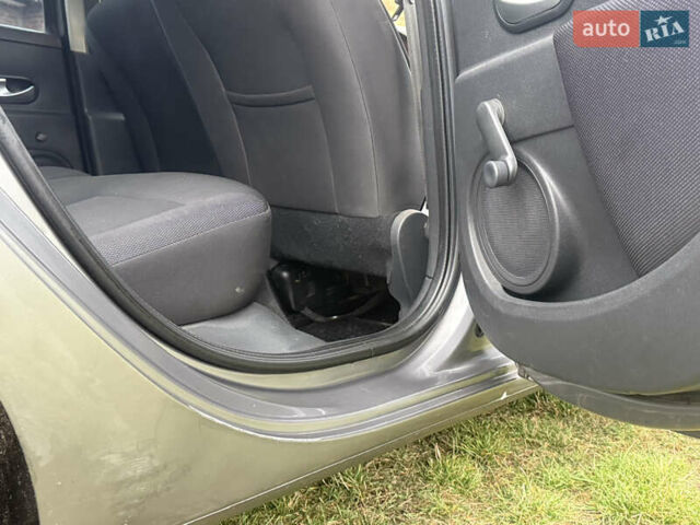Сірий Рено Кліо, об'ємом двигуна 1.15 л та пробігом 175 тис. км за 5599 $, фото 5 на Automoto.ua
