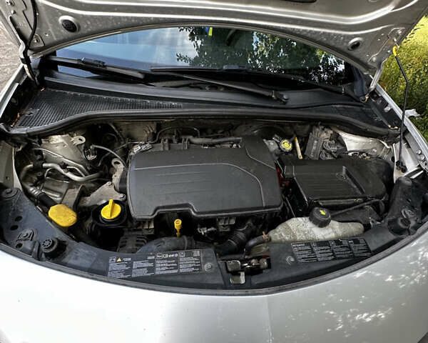 Сірий Рено Кліо, об'ємом двигуна 1.15 л та пробігом 242 тис. км за 5600 $, фото 9 на Automoto.ua