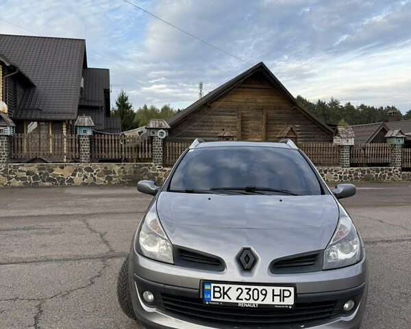 Серый Рено Клио, объемом двигателя 1.5 л и пробегом 215 тыс. км за 6350 $, фото 3 на Automoto.ua
