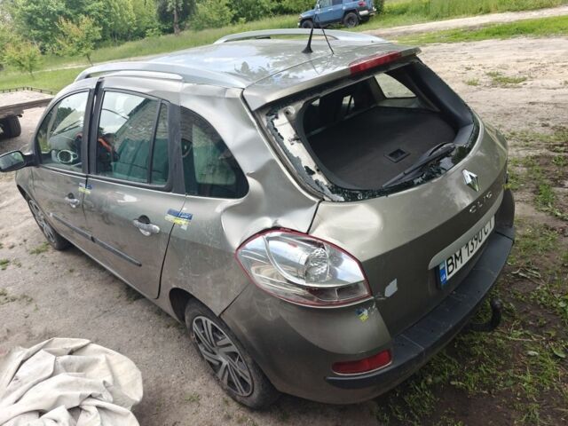 Серый Рено Клио, объемом двигателя 1.5 л и пробегом 200 тыс. км за 1399 $, фото 4 на Automoto.ua