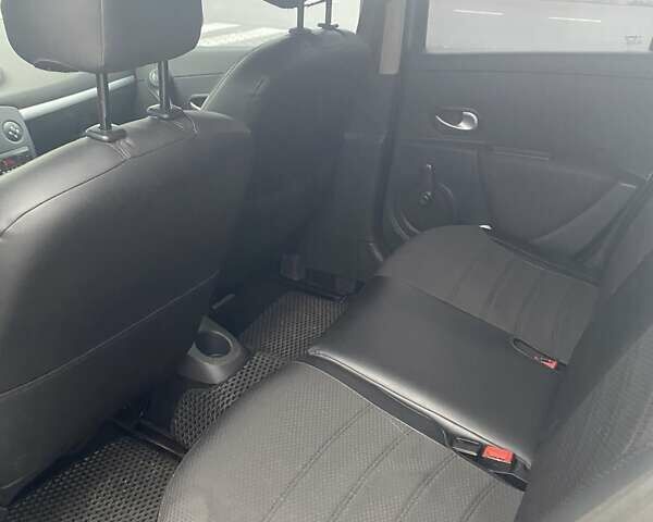 Сірий Рено Кліо, об'ємом двигуна 1.46 л та пробігом 330 тис. км за 4600 $, фото 7 на Automoto.ua