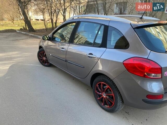 Серый Рено Клио, объемом двигателя 1.2 л и пробегом 231 тыс. км за 4650 $, фото 3 на Automoto.ua