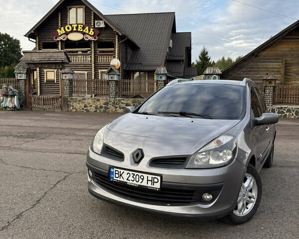 Серый Рено Клио, объемом двигателя 1.5 л и пробегом 215 тыс. км за 6350 $, фото 2 на Automoto.ua