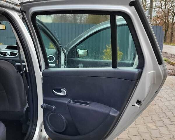 Сірий Рено Кліо, об'ємом двигуна 1.15 л та пробігом 292 тис. км за 3000 $, фото 15 на Automoto.ua