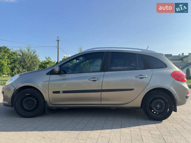 Сірий Рено Кліо, об'ємом двигуна 1.46 л та пробігом 174 тис. км за 4100 $, фото 4 на Automoto.ua