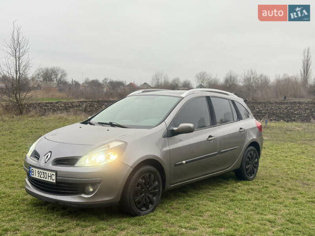 Сірий Рено Кліо, об'ємом двигуна 1.15 л та пробігом 175 тис. км за 5599 $, фото 1 на Automoto.ua