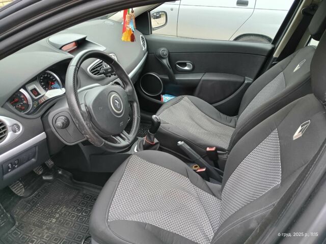 Серый Рено Клио, объемом двигателя 1.46 л и пробегом 212 тыс. км за 4500 $, фото 8 на Automoto.ua