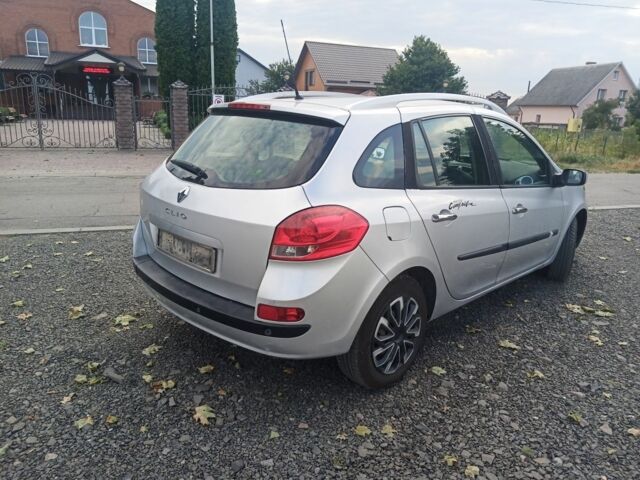 Серый Рено Клио, объемом двигателя 1.2 л и пробегом 200 тыс. км за 4200 $, фото 1 на Automoto.ua