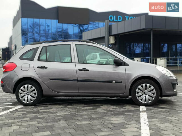 Серый Рено Клио, объемом двигателя 1.2 л и пробегом 192 тыс. км за 4850 $, фото 1 на Automoto.ua