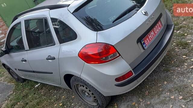 Серый Рено Клио, объемом двигателя 1.2 л и пробегом 200 тыс. км за 5200 $, фото 3 на Automoto.ua