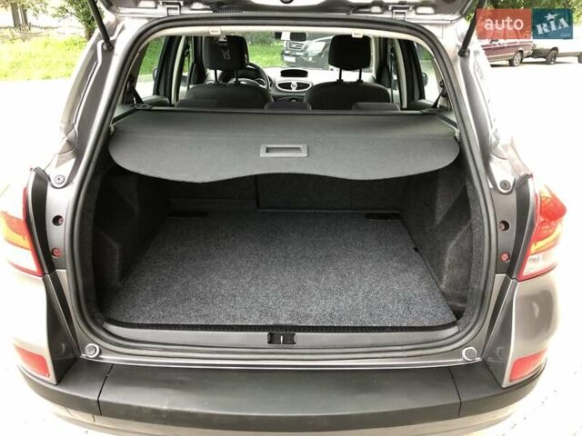 Серый Рено Клио, объемом двигателя 1.6 л и пробегом 185 тыс. км за 5900 $, фото 56 на Automoto.ua