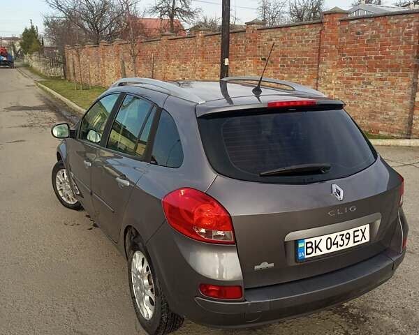 Серый Рено Клио, объемом двигателя 1.2 л и пробегом 191 тыс. км за 5500 $, фото 1 на Automoto.ua