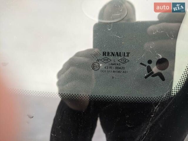 Серый Рено Клио, объемом двигателя 1.6 л и пробегом 191 тыс. км за 6100 $, фото 17 на Automoto.ua