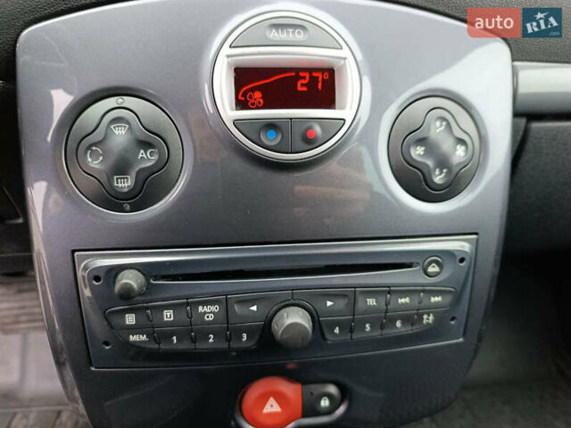 Серый Рено Клио, объемом двигателя 1.6 л и пробегом 166 тыс. км за 7200 $, фото 17 на Automoto.ua