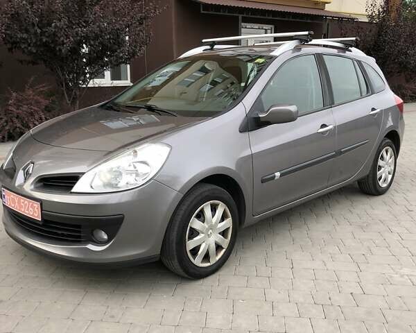 Серый Рено Клио, объемом двигателя 1.6 л и пробегом 185 тыс. км за 5900 $, фото 7 на Automoto.ua