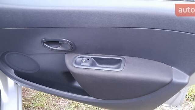 Серый Рено Клио, объемом двигателя 1.2 л и пробегом 200 тыс. км за 5200 $, фото 8 на Automoto.ua