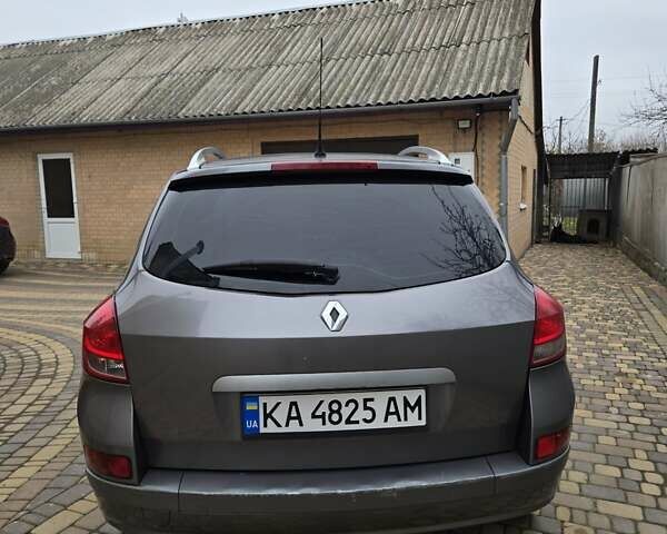 Серый Рено Клио, объемом двигателя 1.46 л и пробегом 176 тыс. км за 3999 $, фото 1 на Automoto.ua