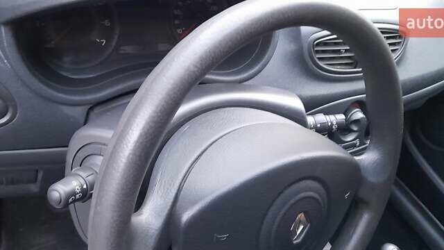 Серый Рено Клио, объемом двигателя 1.2 л и пробегом 200 тыс. км за 5200 $, фото 14 на Automoto.ua