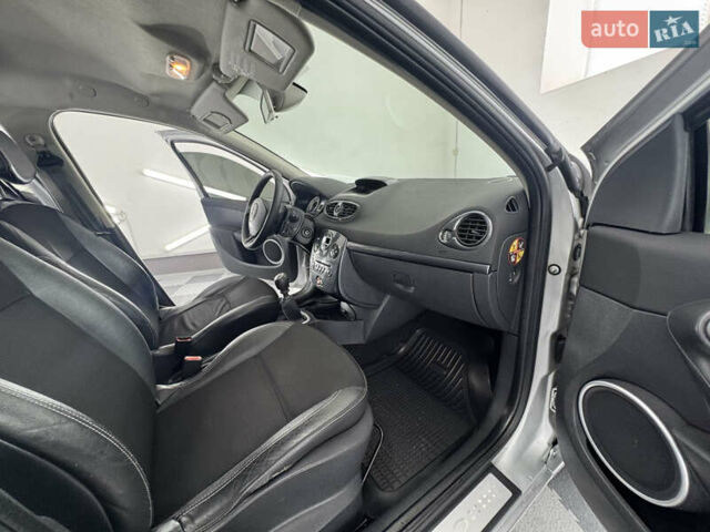 Сірий Рено Кліо, об'ємом двигуна 1.5 л та пробігом 189 тис. км за 5399 $, фото 14 на Automoto.ua