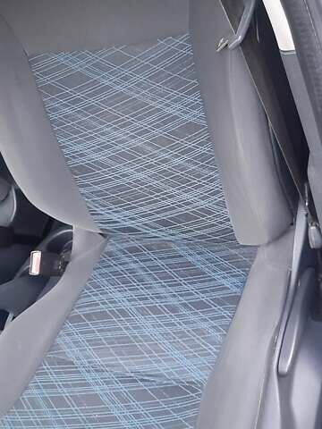 Серый Рено Клио, объемом двигателя 1.2 л и пробегом 200 тыс. км за 5200 $, фото 13 на Automoto.ua