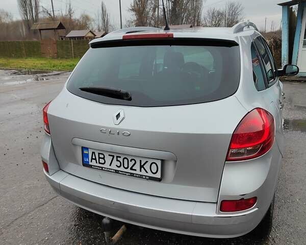 Серый Рено Клио, объемом двигателя 1.2 л и пробегом 232 тыс. км за 4850 $, фото 2 на Automoto.ua