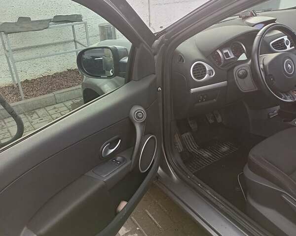 Серый Рено Клио, объемом двигателя 1.2 л и пробегом 191 тыс. км за 5500 $, фото 7 на Automoto.ua