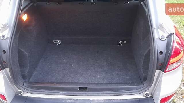 Серый Рено Клио, объемом двигателя 1.2 л и пробегом 200 тыс. км за 5200 $, фото 24 на Automoto.ua