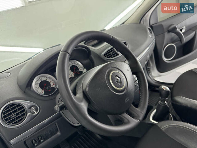 Сірий Рено Кліо, об'ємом двигуна 1.5 л та пробігом 189 тис. км за 5399 $, фото 23 на Automoto.ua