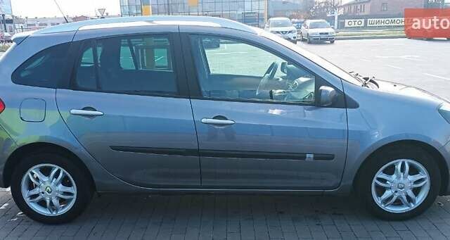 Серый Рено Клио, объемом двигателя 1.5 л и пробегом 249 тыс. км за 5500 $, фото 4 на Automoto.ua