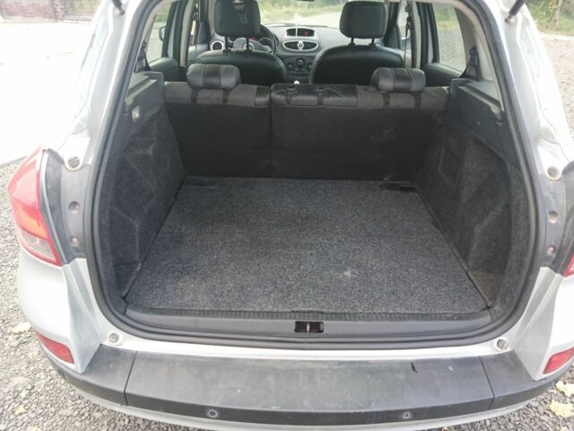 Серый Рено Клио, объемом двигателя 1.2 л и пробегом 200 тыс. км за 4200 $, фото 7 на Automoto.ua